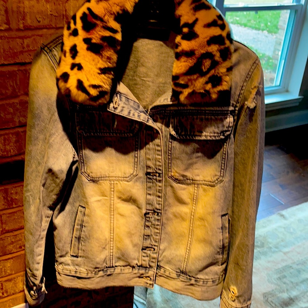 Ava Kris light blue denim with denim jacket with detachable leopard fur collar.